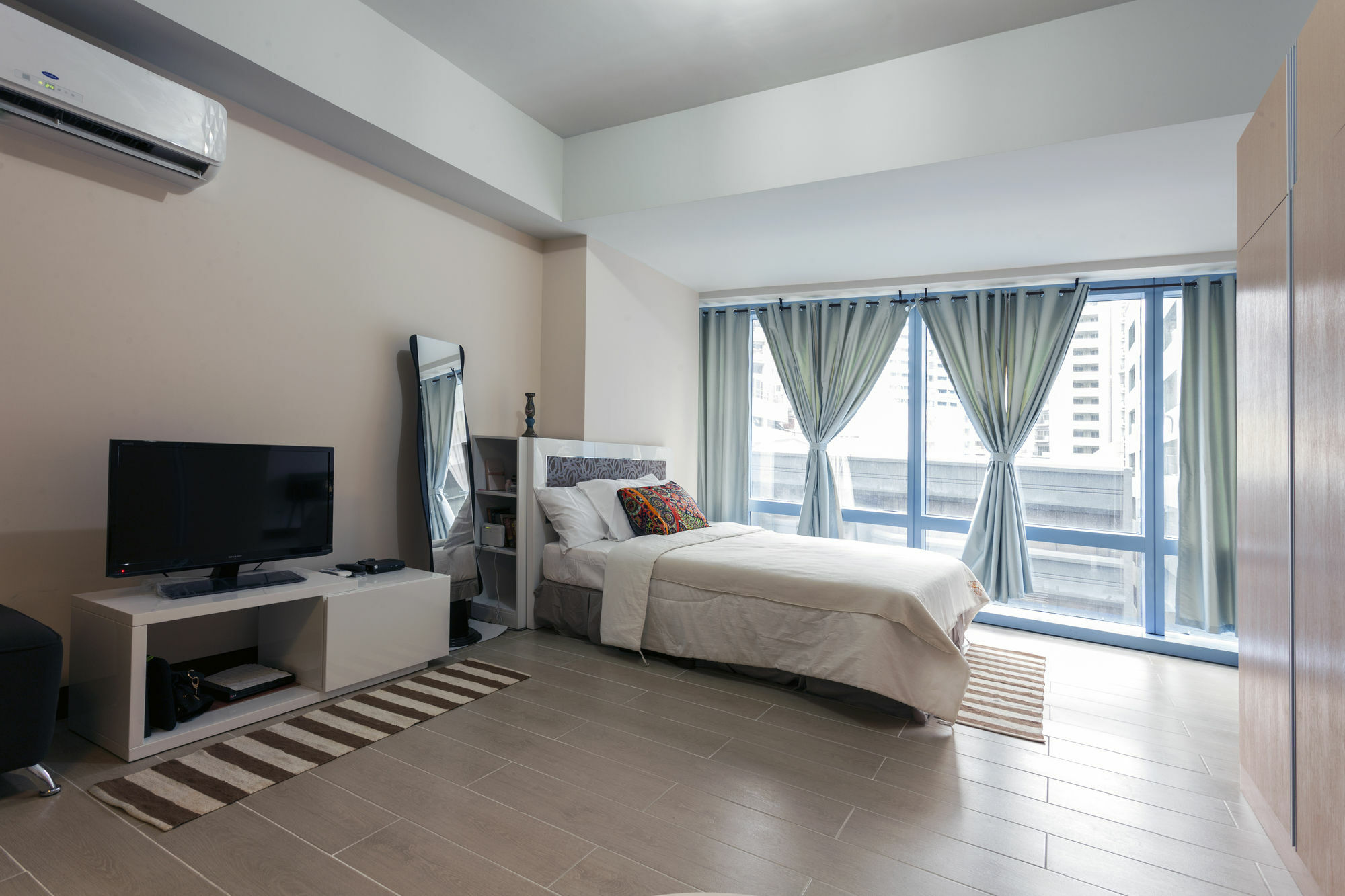 סן פדרו מקאטי Csuites At Two Central Residences מראה חיצוני תמונה
