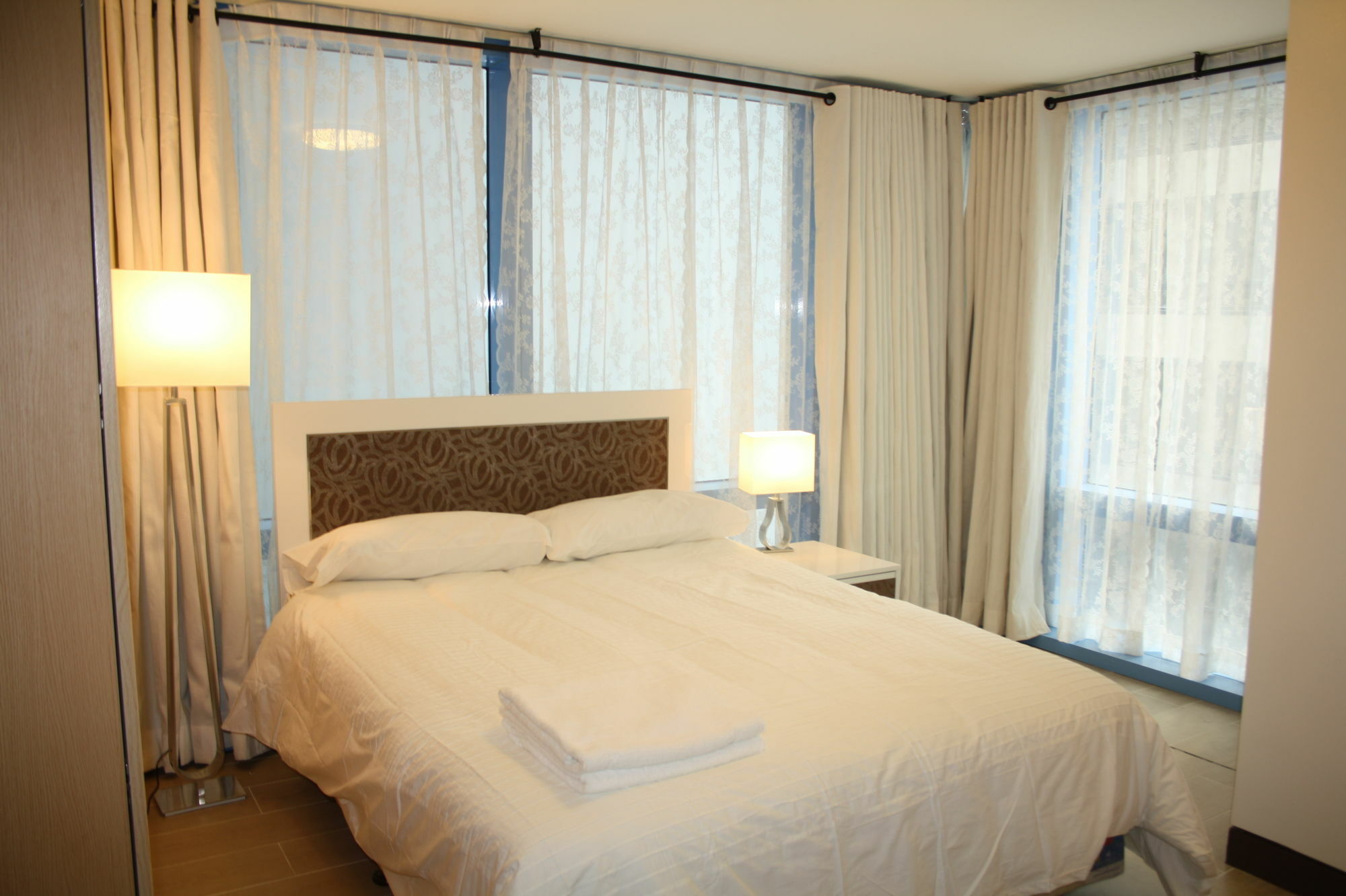 סן פדרו מקאטי Csuites At Two Central Residences מראה חיצוני תמונה