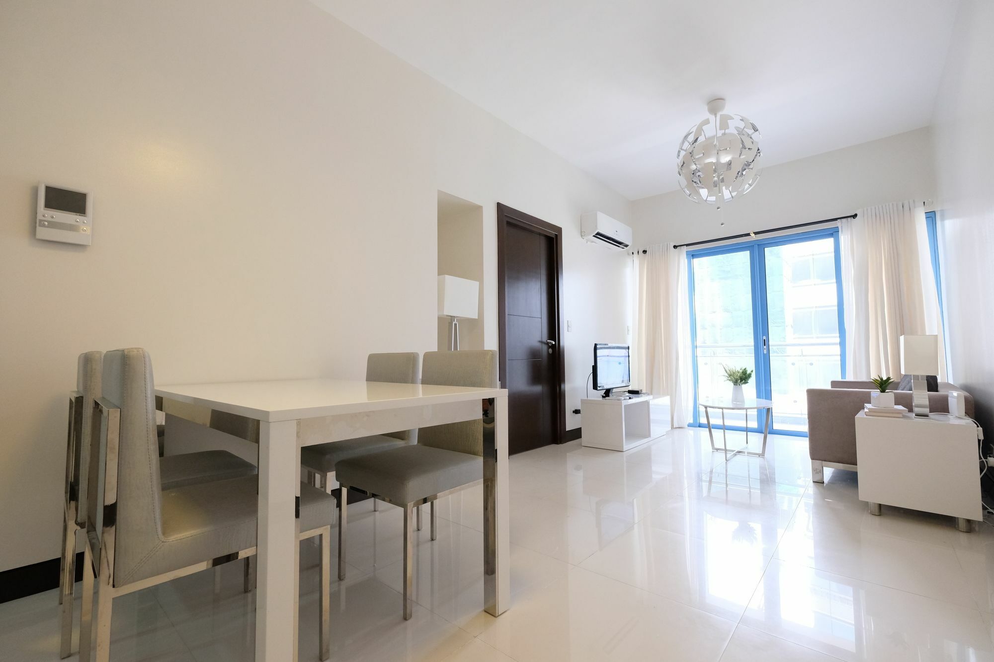 סן פדרו מקאטי Csuites At Two Central Residences מראה חיצוני תמונה
