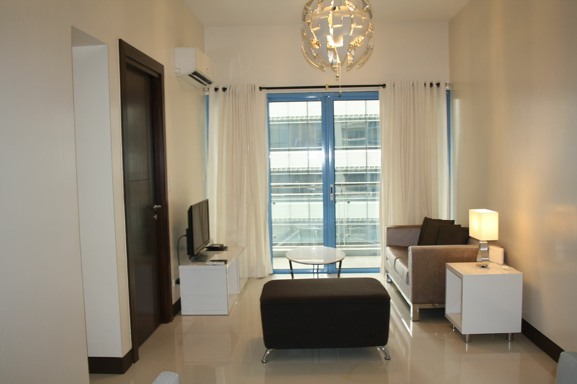 סן פדרו מקאטי Csuites At Two Central Residences מראה חיצוני תמונה